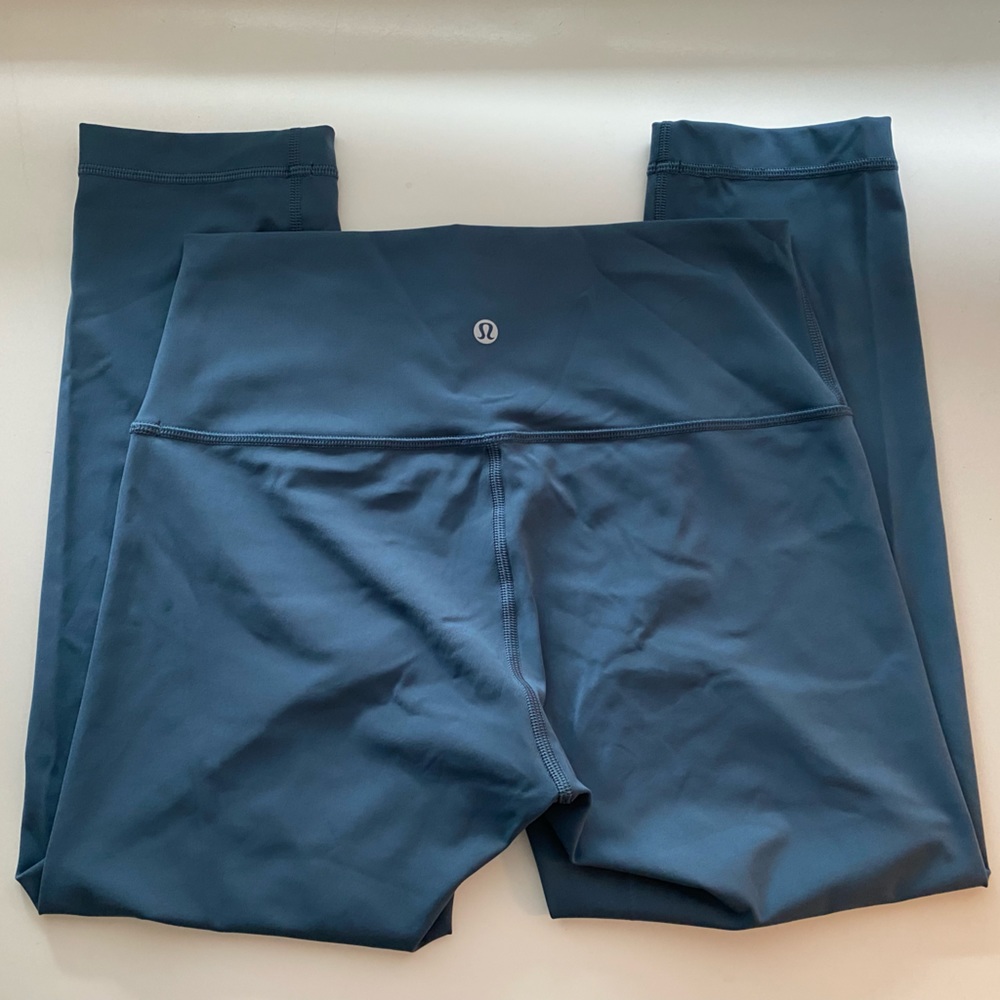 Lululemon Wunder Under Crop size 8